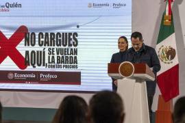 Durante la conferencia matutina, Escalante destacó cómo, tras los anuncios previos en las Mañaneras del Pueblo, varias gasolineras redujeron sus precios a menos de 24 pesos por litro.