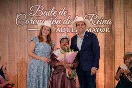 María de los Ángeles Zúñiga Escobedo recibió la corona como Reina Saltillo de las Personas Adultas Mayores 2026.
