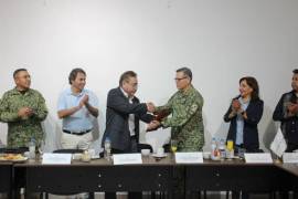 La cámara empresarial entregó reconocimientos a los comandantes de la XI Región Militar y de la Sexta Zona Militar por su labor en materia de seguridad.