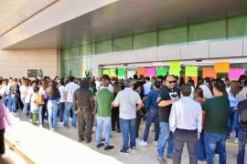 La movilización incluyó bloqueos y manifestaciones que afectaron la operación de oficinas, hasta que se estableció una mesa de diálogo entre sindicato y municipio.