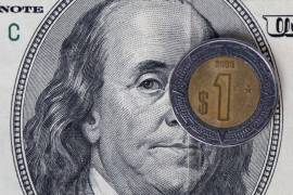 El peso mexicano comenzó a presionarse esta mañana frente al dólar, al cotizar en alrededor de 19.2209 unidades por dólar