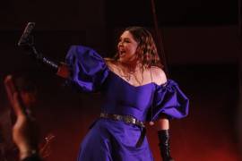 Versión. La sonorense aclaró que ‘Qué Agonía’ sigue siendo un tema compartido con Ángela y que siempre será bienvenida a cantarlo juntas.