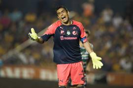 Ídolo. Oswaldo Sánchez dejó en gran legado en los equipos que defendió, siendo Santos Laguna el último en su carrera.