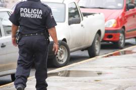 Elementos policiacos acudieron al cruce de las calles Pavorreal y Halcón tras el reporte de auxilio.