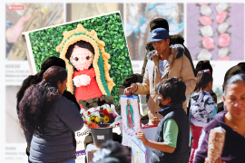 A pocas semanas del día de la Virgen de Guadalupe, comienzan las ventas de mercancía y artículos religiosos en la ciudad de Saltillo, las ofertas alcanzan los 7 mil pesos | FOTOGRAFÍA: VANGUARDIA