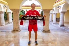 ‘Compromiso, entrega y trabajo duro llegan a Tijuas’, escribieron los Xolos en su cuenta de Twitter.