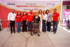 Luly López Naranjo agradeció a OXXO la donación de aparatos ortopédicos para personas que requieren apoyo en Saltillo.