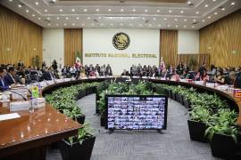 Durante la sesión extraordinaria, el Consejo General del INE avaló multas económicas para Morena y Movimiento Ciudadano tras detectar irregularidades en 36 precandidaturas de los comicios locales de Coahuila.
