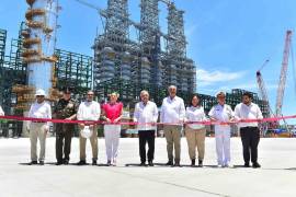 Aunque la refinería en Dos Bocas fue inaugurada en julio, le siguen destinando recursos pues no está concluida.