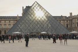 Dos hombres han sido detenidos en las últimas horas como sospechosos del robo de joyas perpetrado en el museo de Louvre el 19 de octubre pasado.