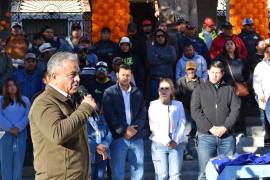 El alcalde Víctor Manuel Leija Vega dio el banderazo de inicio al Programa de Empleo Temporal en Cuatro Ciénegas.