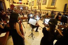 El templo de San Esteban fue el escenario donde se presentó el recital “Sonidos del verano”, con la Orquesta de Cámara de Saltillo.