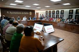 El alcalde Javier Díaz González encabezó reunión con concesionarios del transporte público para afinar detalles de “Aquí vamos gratis”.