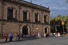 Los integrantes de Amores se reunieron para protestar por las desapariciones en el estado que suman más de 6 mil