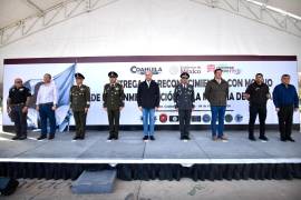 El alcalde Román Cepeda encabezó la ceremonia conmemorativa por el 113 aniversario de la Marcha de la Lealtad en la Plaza Mayor de Torreón.