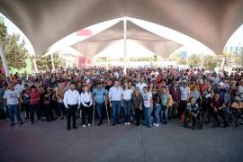 Beneficiarios recibieron recursos correspondientes a los primeros meses del año en evento encabezado por autoridades municipales.