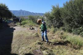 Cuadrillas del programa “Aquí Andamos” ejecutaron tareas de deshierbe y retiro de escombros en los márgenes del Arroyo Del 4.