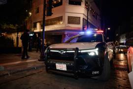 Clausuran bar Arizona y detienen a dos por droga en el Sayulita durante operativo.