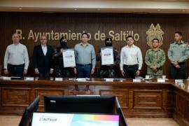 Eduardo Daniel Carrillo Cárdenas y Miguel Ángel Pérez León fueron reconocidos por rescatar a una familia de una vivienda incendiada en la colonia Bellavista.