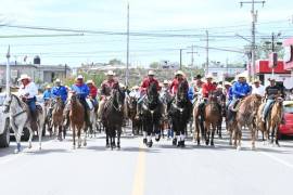 La alcaldesa reconoció la participación de cabalgantes y ciudadanos que formaron parte de la celebración.