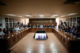 Autoridades municipales, estatales y federales participaron en la reunión de la mesa de seguridad para evaluar estrategias y reforzar acciones preventivas en Saltillo.