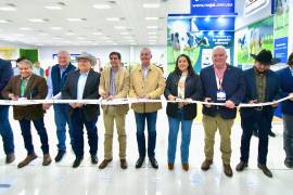 El alcalde Román Alberto Cepeda González encabezó la inauguración del Encuentro Nacional Lechero 2025, un evento que reúne a expertos del sector agropecuario para analizar tendencias y desafíos de la producción lechera.