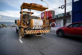La renovación de la señalización busca mejorar la seguridad vial para peatones y automovilistas.