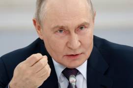 El presidente ruso Vladimir Putin se reúne con funcionarios de desarrollo urbano y urbanistas en Ulan-Ude, República de Buriatia, Rusia.