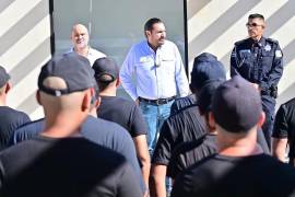 Carlos Villarreal dio la bienvenida a los 100 cadetes que iniciaron su preparación en la Academia de Policía de Monclova.