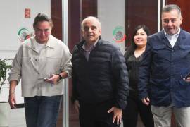 Manuel Añorve Baños, senador del PRI, durante su llegada a las instalaciones del Senado de la República en la que se espera la llegada del dictamen del Plan B de la Reforma Electoral enviada por Claudia Sheinbaum, presidenta de México.