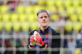 El portero alemán del FC Barcelona Marc-André ter Stegen salió lesionado durante el encuentro entre el Barcelona y el Villarreal.