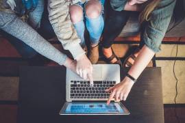 El objetivo es reflexionar sobre los retos de la era digital y la inteligencia artificial en la transmisión de valores.