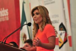 Claudia Pavlovich, gobernadora de Sonora, da positivo a prueba de COVID-19