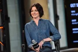 &quot;Barbie&quot; de Anne Hathaway se retrasa hasta el 2020