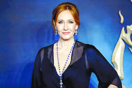 Sin hacerse prueba J.K. Rowling dice haberse recuperado del COVID-19