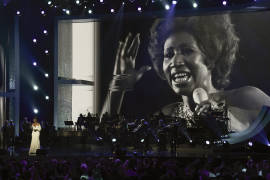 Celine Dion rinde tributo a Aretha Franklin en &quot;Aretha! A GRAMMY Celebration For The Queen Of Soul”