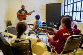 La Casa de la Cultura de Ramos Arizpe ofrece una amplia variedad de talleres artísticos y culturales, brindando espacios de aprendizaje para niños, jóvenes y adultos.