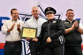 César Antonio Perales, director de Seguridad Pública Municipal, a nombre de la corporación, reconoció el esfuerzo y el valor de los elementos al llevar a cabo su labor policial.