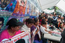 Nuevo peritaje de Ayotzinapa sólo juega con las familias: Amnistía Internacional