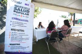 La Tarjeta de la Salud Popular garantiza a las familias el acceso a servicios médicos gratuitos y atención especializada, fortaleciendo la cobertura de salud en sectores vulnerables.