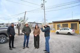 La alcaldesa Sara Irma Pérez supervisó los avances de la obra de electrificación en la colonia Nueva Occidental, un proyecto largamente solicitado por los vecinos.
