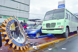 Aseguradora de Ruta 15 no ha pagado por reloj de rotarios destruido en Saltillo