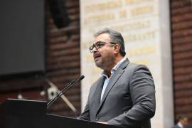 Víctor Pérez advirtió que las obras del Tren del Norte en Nuevo León están desfasadas por problemas con el derecho de paso y liberación de tramos.