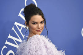 Captan a Kendall Jenner comiéndose a besos a hermano de Gigi Hadid