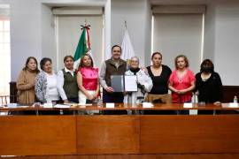 El gobernador Manolo Jiménez encabezó la reunión con familias de personas desaparecidas.