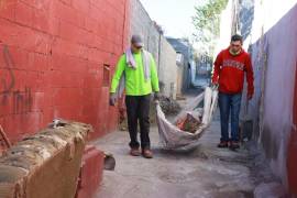 En esa zona se retiró basura acumulada, desechos orgánicos, chatarra y materiales que representaban riesgos para la comunidad.