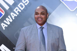 Gana Charles Barkley distinguido premio por labor periodística