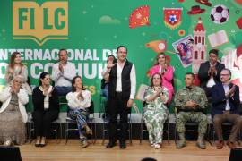 Manolo Jiménez Salinas, gobernador de Coahuila, estuvo presente en la inauguración de la Feria Internacional del Libro 2026.