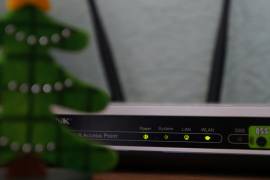 Con medidas como el cambio de contraseña, el filtrado por dirección MAC y la actualización de tu router, mantén tu conexión segura y evita riesgos para tu privacidad