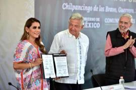 AMLO anuncia más de 200 km de obras viales en La Montaña de Guerrero